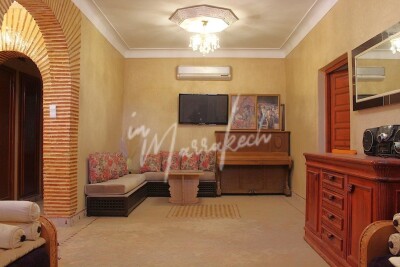 Grande villa avec salle de fête à la location gérance