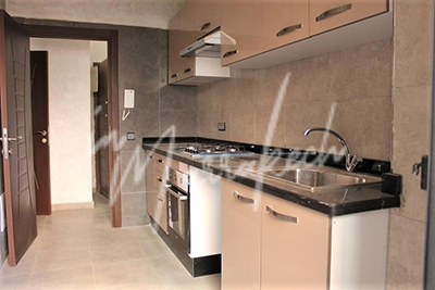 Joli appartement VIDE en location sur targa