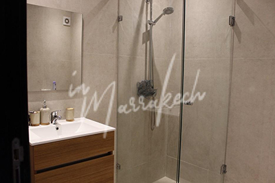 Appartement à  la location dans une petite résidence avec piscine