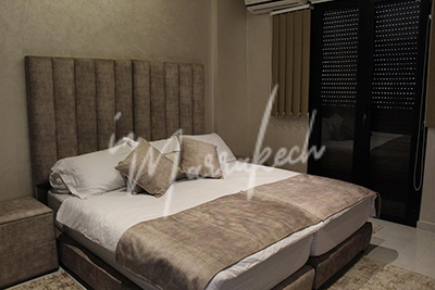 Appartement à  la location dans une petite résidence avec piscine