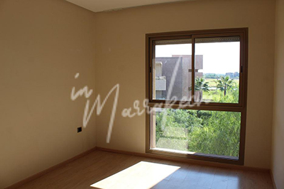 Appartement 2 chambres vide à la location sur golf avec vue sur lac et piscine