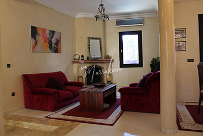 Agréable villa avec piscine à la vente