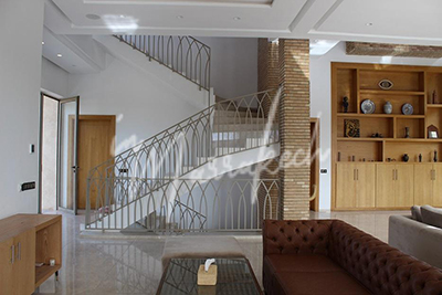 Villa moderne  de 5 chambres à  la vente dans le quartier d'amelkis