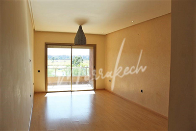 Appartement 2 chambres vide à la location sur golf avec vue sur lac et piscine