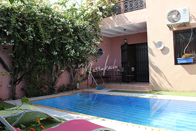 Agréable villa avec piscine à la vente