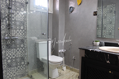 Agréable villa avec piscine à la vente