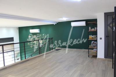 Magnifique magasin à louer sur targa avec pas de porte