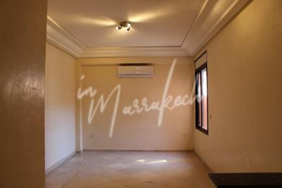 Appartement vide au dernier étage à louer sur victor hugo