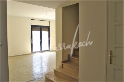 Appartement à usage bureau à la location