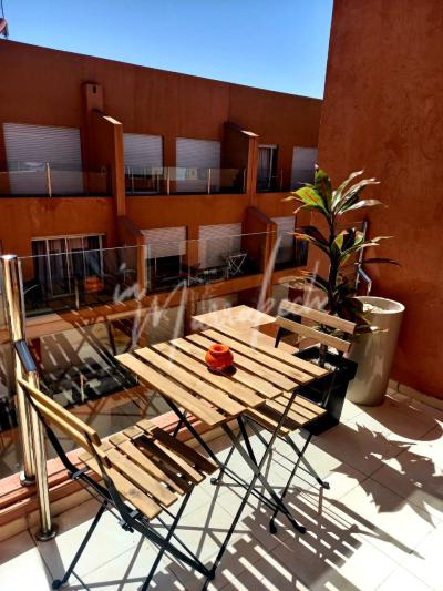 Coquet studio au dernier étage à la location