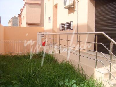 Belle villa avec un jardin à louer sur la route de casablanca