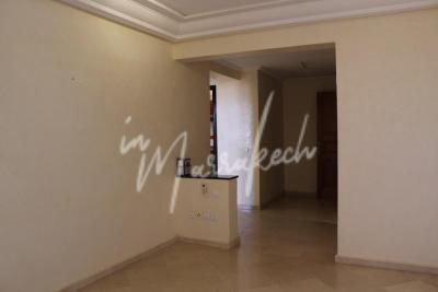 Appartement vide au dernier étage à louer sur victor hugo